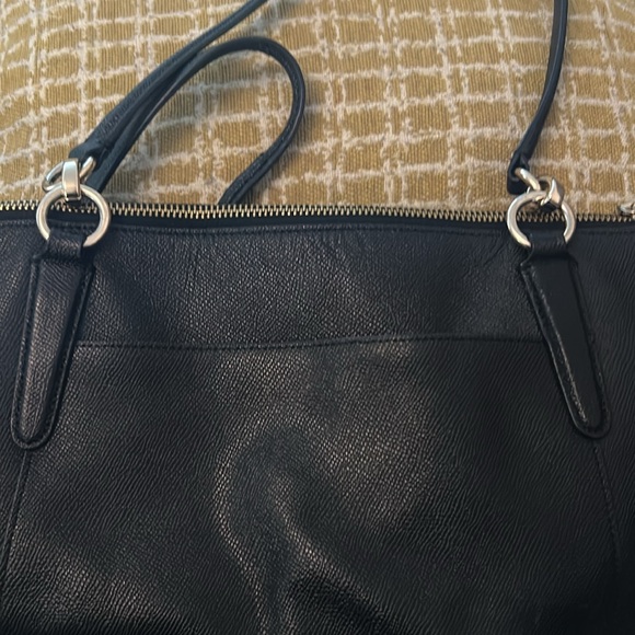Coach medium tote. - Picture 4 of 7